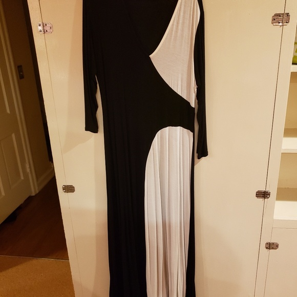 unknown Dresses & Skirts - Black and white long Jersey Maxi dress